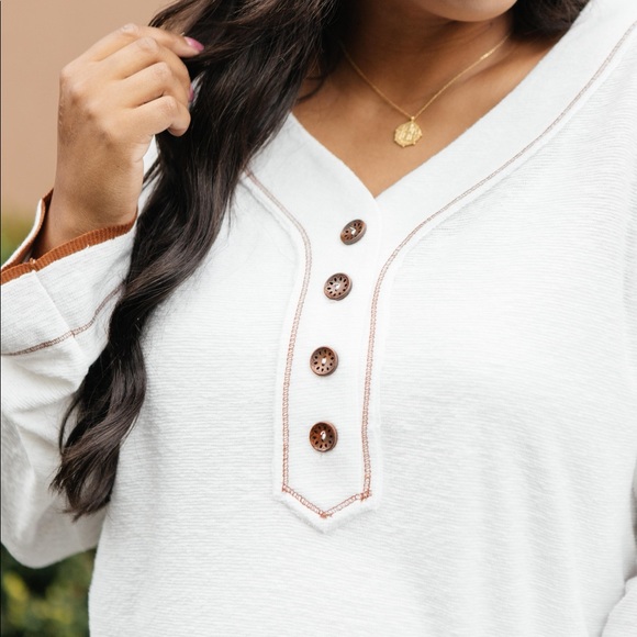 Fine Line Details Top - Picture 14 of 15